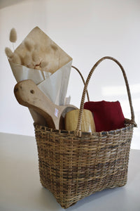 HANDMADE HAMPER