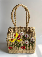 Load image into Gallery viewer, KAUNA EMBRIODERY HAND BAG
