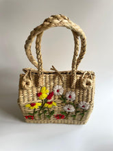 Load image into Gallery viewer, KAUNA EMBRIODERY HAND BAG
