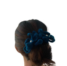 Load image into Gallery viewer, FLOWER HAIR BUN
