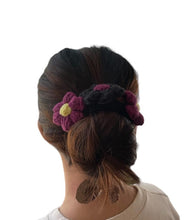 Load image into Gallery viewer, FLOWER HAIR BUN
