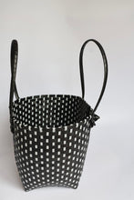 Load image into Gallery viewer, REUSABLE BASKET BAG
